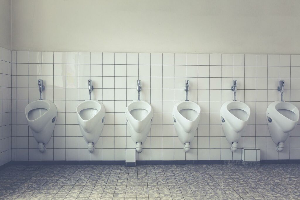 Toaleta w zakładzie pracy, czyli o czym powinien pamiętać pracodawca?